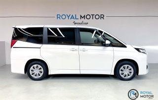 TOYOTA NOAH HYBRID