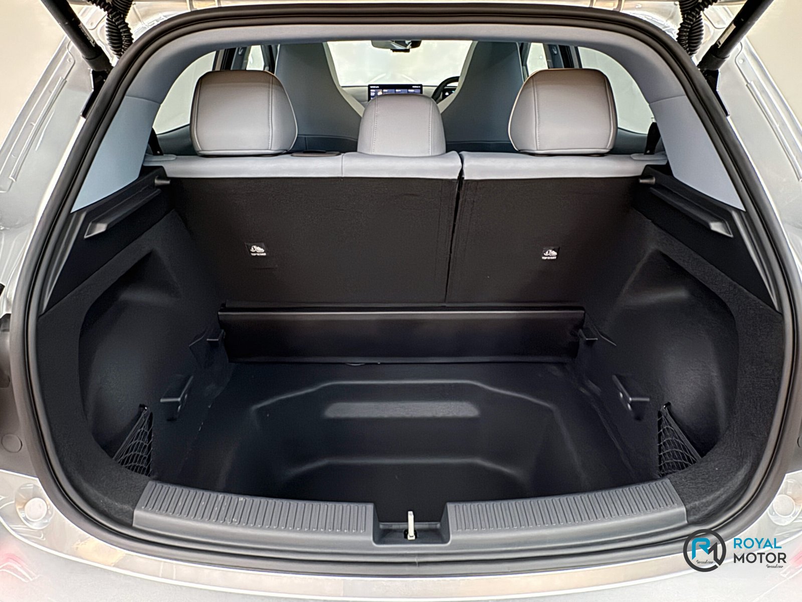 Royal Motor Grandeur – MG4 Urban EV (21) Royal Motor Grandeur - MG4 Urban EV