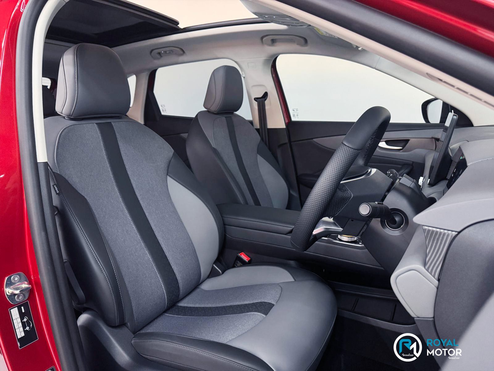 Royal Motor Grandeur – MGS5 EV.jpg 11