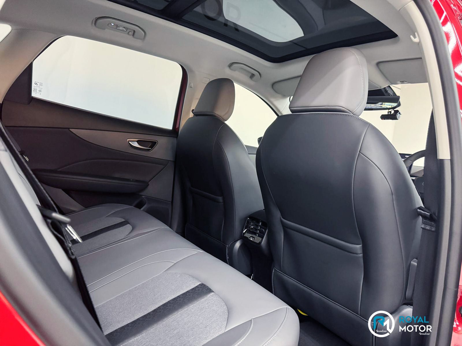 Royal Motor Grandeur – MGS5 EV.jpg 12