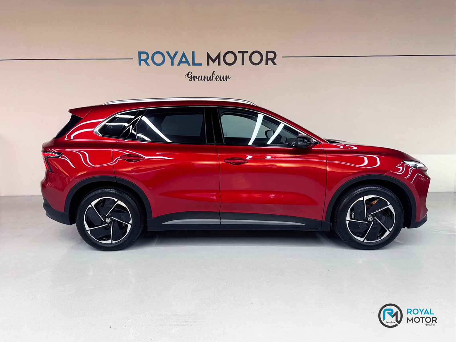 Royal Motor Grandeur – MGS5 EV.jpg 2