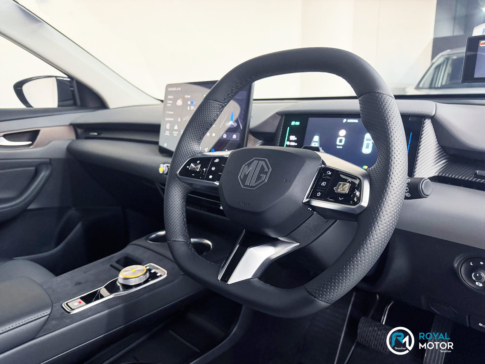 Royal Motor Grandeur – MGS5 EV.jpg 9